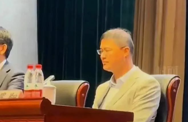造谣造到罗翔头上了，“刑”不“刑”？1