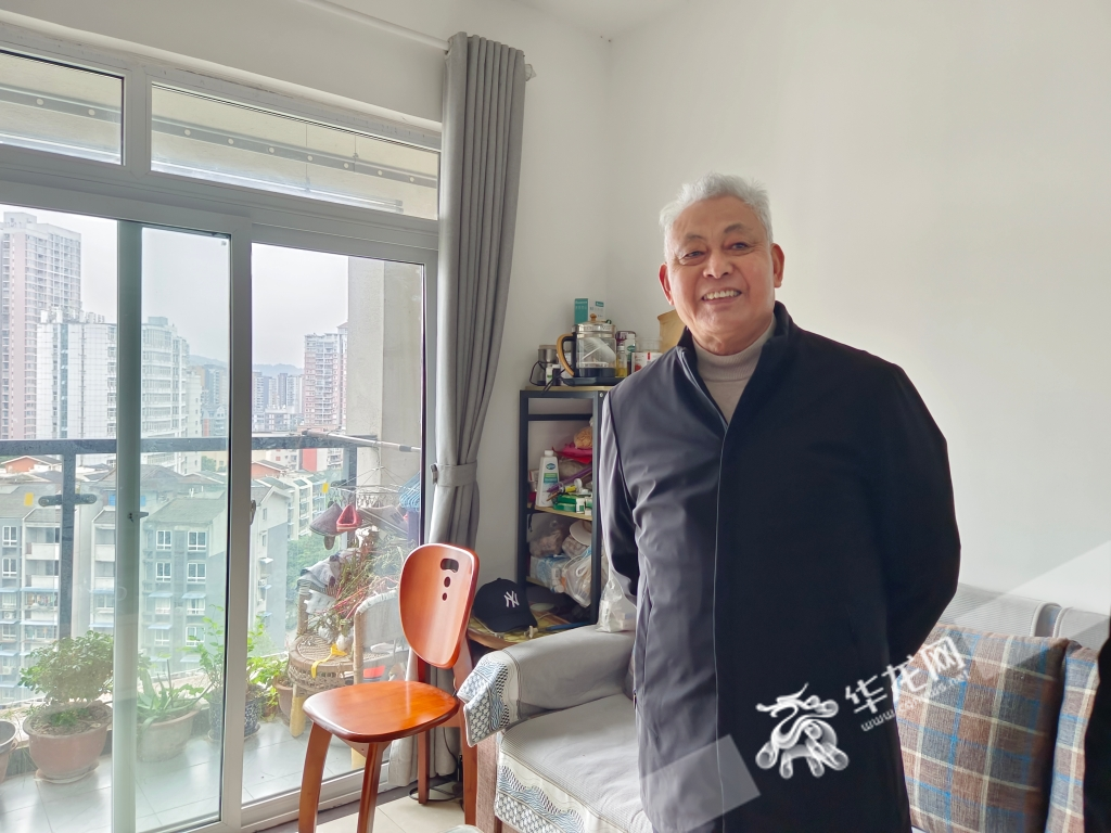 居民王长木搬入新家。华龙网记者 刘艳 摄