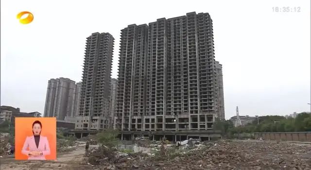 省委书记暗访烂尾楼！已烂尾10多年，曾号称“豪宅中的劳斯莱斯”4