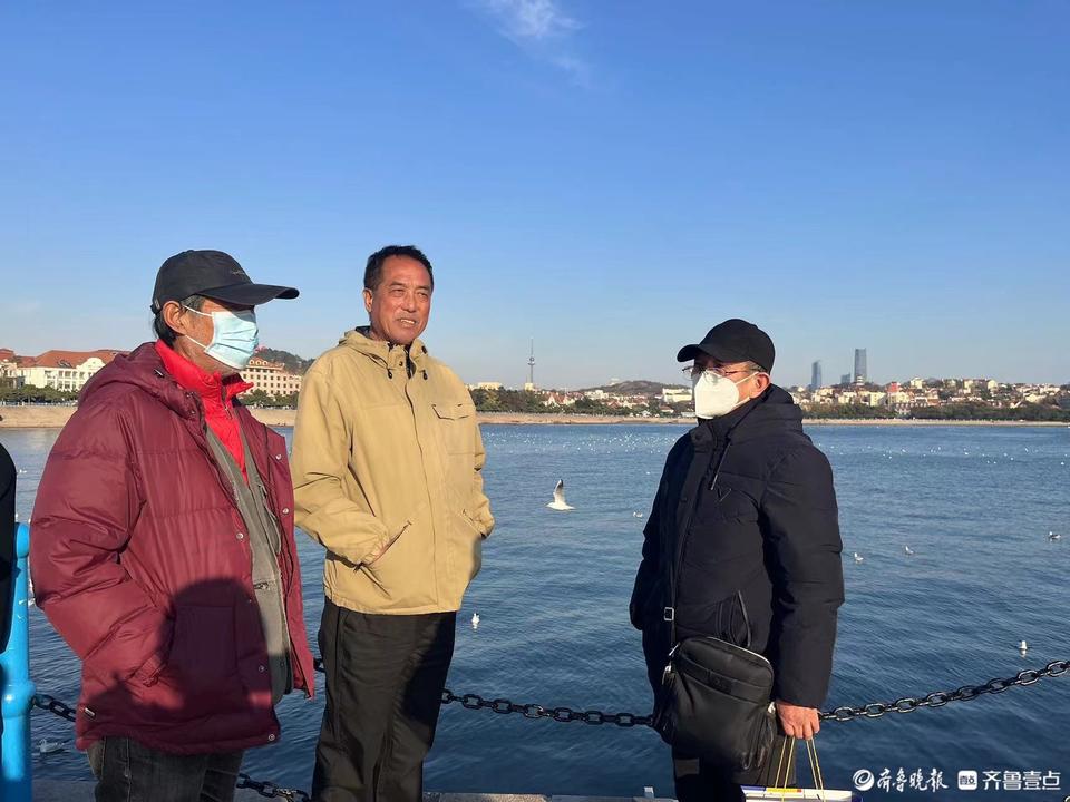 海鸥回来了，青岛栈桥拍照大爷却“消失”了5