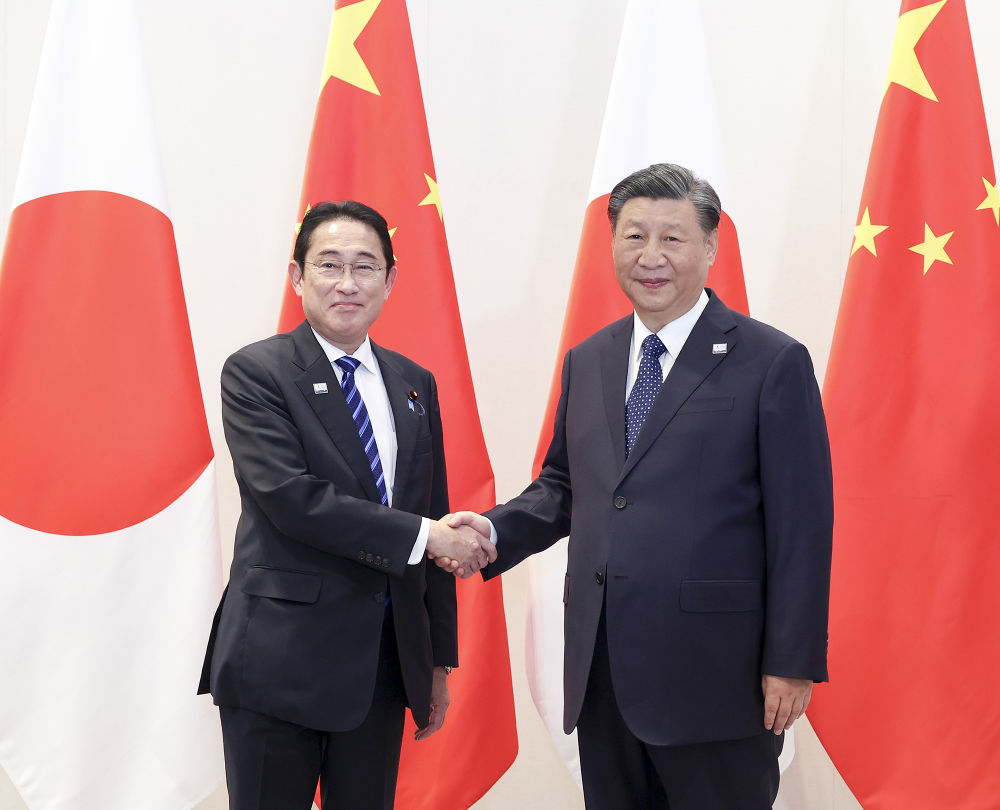 习近平会见日本首相岸田文雄1