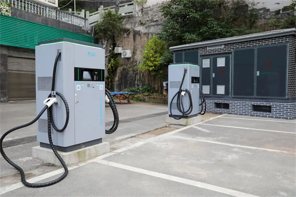 新能源汽车充电站建成投用。云阳县融媒体中心供图