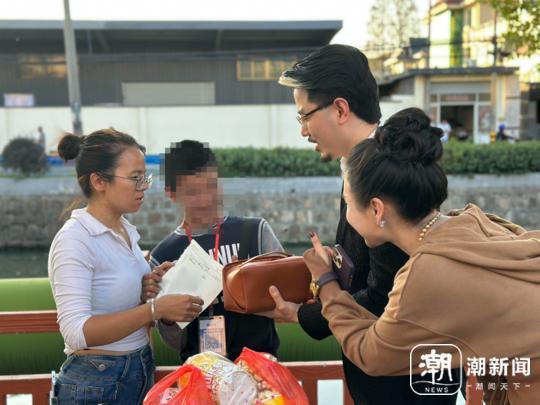 17岁脑瘫少年卖爆米花冲上热搜，妈妈：他站在那里已经成功了7