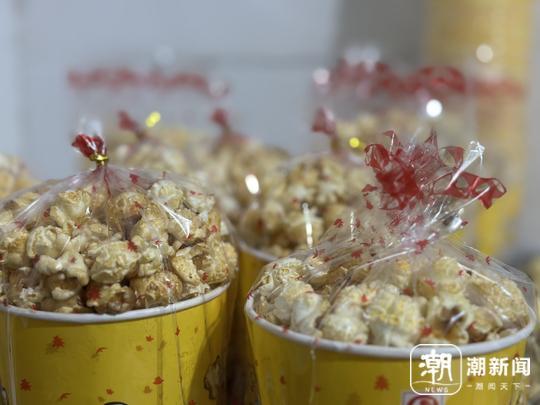 17岁脑瘫少年卖爆米花冲上热搜，妈妈：他站在那里已经成功了1