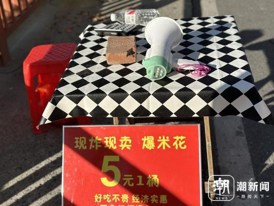 17岁脑瘫少年卖爆米花冲上热搜，妈妈：他站在那里已经成功了6