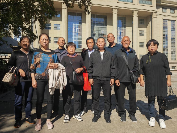 安徽26年前武校投毒案庭审现场：两嫌犯当庭否认预谋作案，受害人家属索赔近770万元3