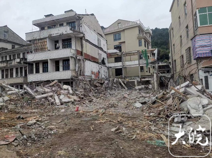 温州永嘉县民房坍塌后续：隔壁两户被鉴定为危房 户主回忆死里逃生几分钟6