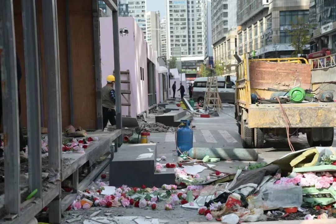 长沙知名夜市多个摊位被拆除！商户：投入几十万还没开门就停业5