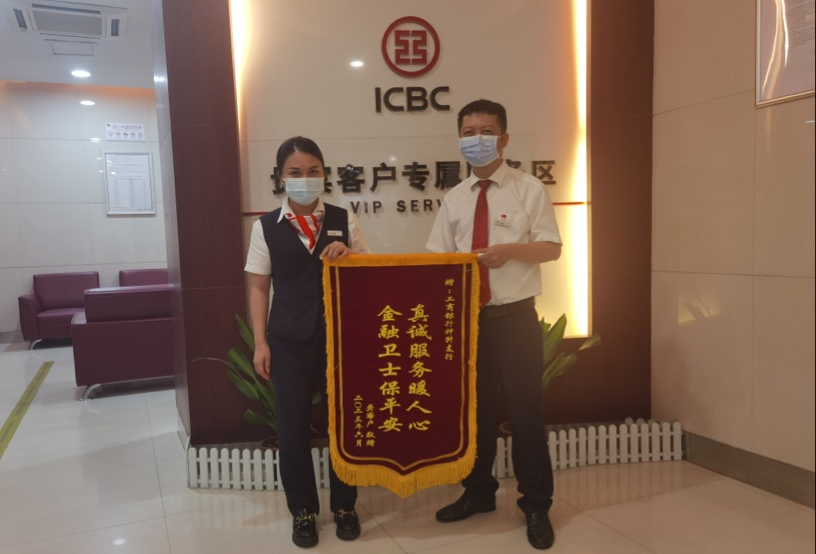 小伙被AI换脸的“表哥”骗走30万，如此真假难辨怎么防？2