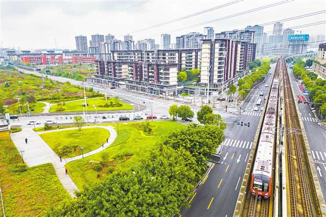 The photo taken on November 15 shows the pocket park located at the intersection of Daxuecheng North Road and Tuanjie Road. (Photographed by Yin Shiyu / Visual Chongqing)