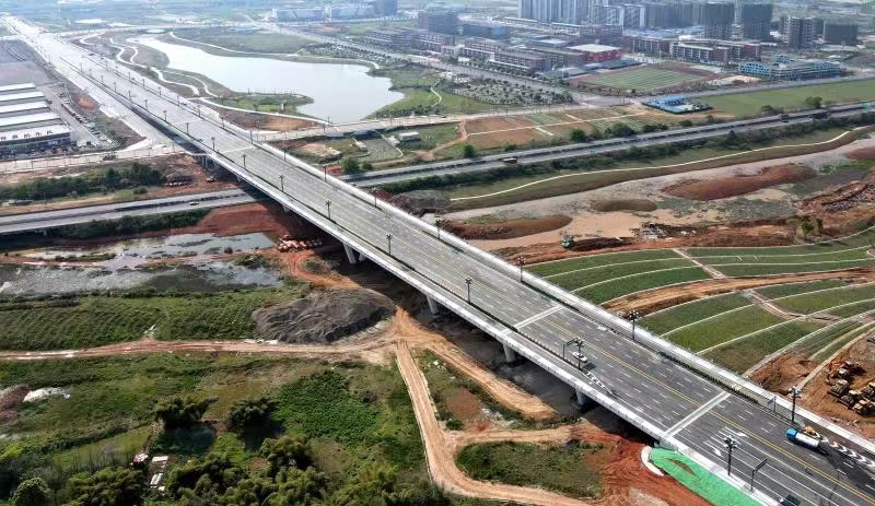 中冶建工承建四川乐山高新区乐高大桥正式通车。受访者供图