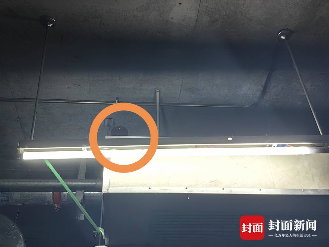 小伙轿车3个月内遭遇8次“开门杀”，车门屡被刮花 “都是邻居”成推脱词1