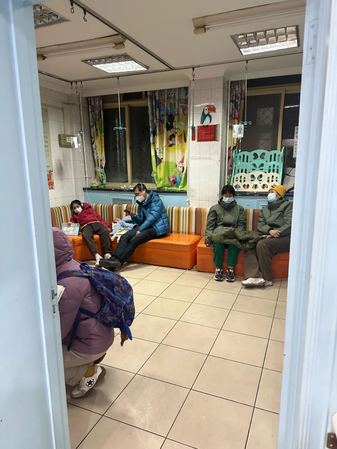 儿童医院排号1000开外，等待七八小时，更可怕的是盲目恐慌2