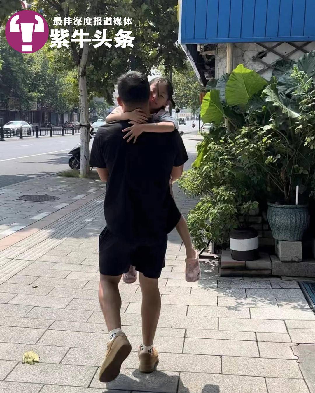 一分钟腿拍球300下！6岁学游泳女娃拼命训练视频让人心疼2