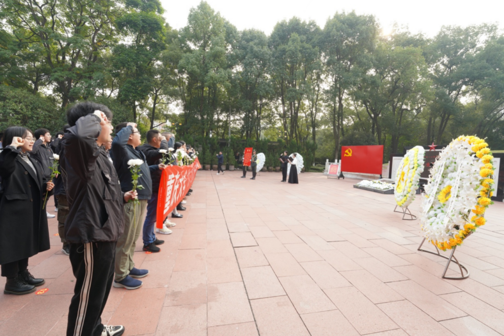 重庆大学开展“11.27”烈士殉难74周年系列纪念活动。受访单位供图