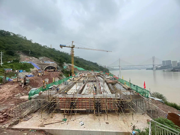 （图一）北滨路东延伸段项目施工现场。江北城开集团供图 华龙网发