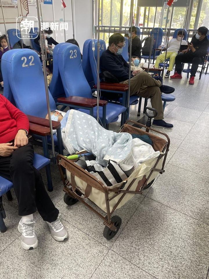 越来越多娃中招！呼吸道疾病高发，露营车、晾衣杆成“输液神器”7