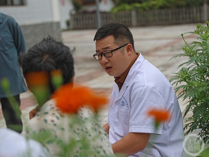 “流动医院”上门护健康