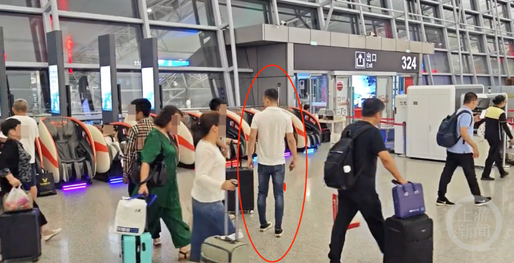 博主连买15张机票“暗访”西安机场中转住宿骗局，被网友称为“机场判官”1
