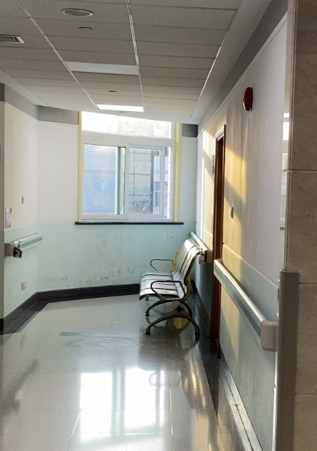 阿里“全体公务员”为女子献血风波一日后:当事人父亲丈夫拒采访2