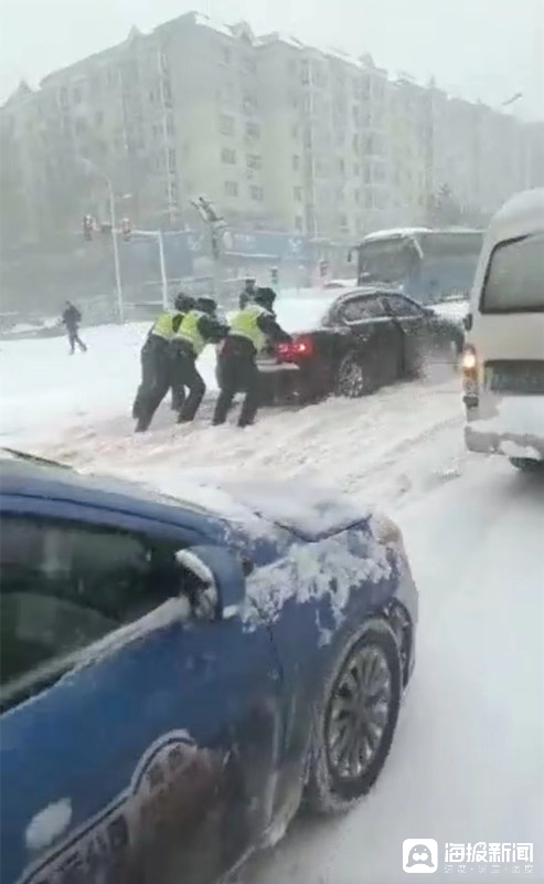 东北多地迎大雪 多地停课停运高速关闭2
