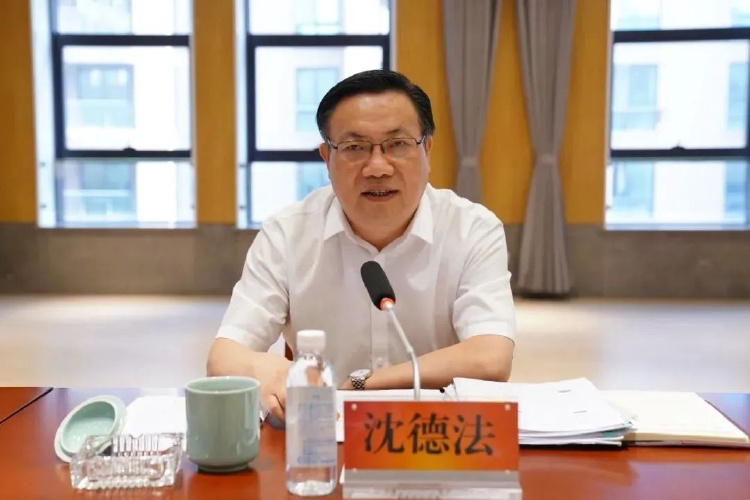 浙江千亿级国企原董事长主动投案：年薪超百万元，上个月突然离职2