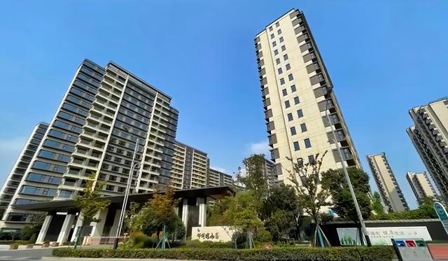 涉14块“毒地”！陆家嘴索赔百亿背后：耗时7年的项目沦为空城，仍有业主不愿离开3