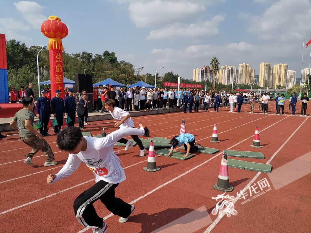 运动会比赛现场。华龙网记者 伊永军 摄