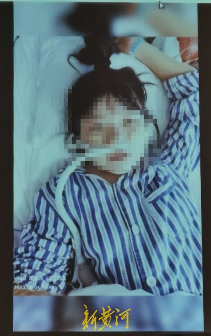 13岁女孩肺实变靠呼吸机续命，母亲：我手里拽着孩子的命，想最后再赌一回2