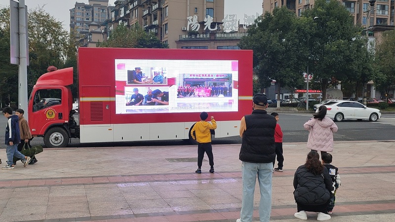 宣传活动现场。垫江县消防救援大队供图 华龙网发