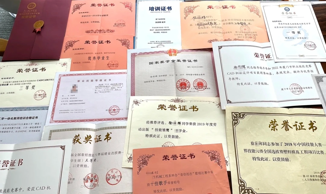 厦门一名25岁班主任婚前一周跳楼自杀？学校回应：正在调查2