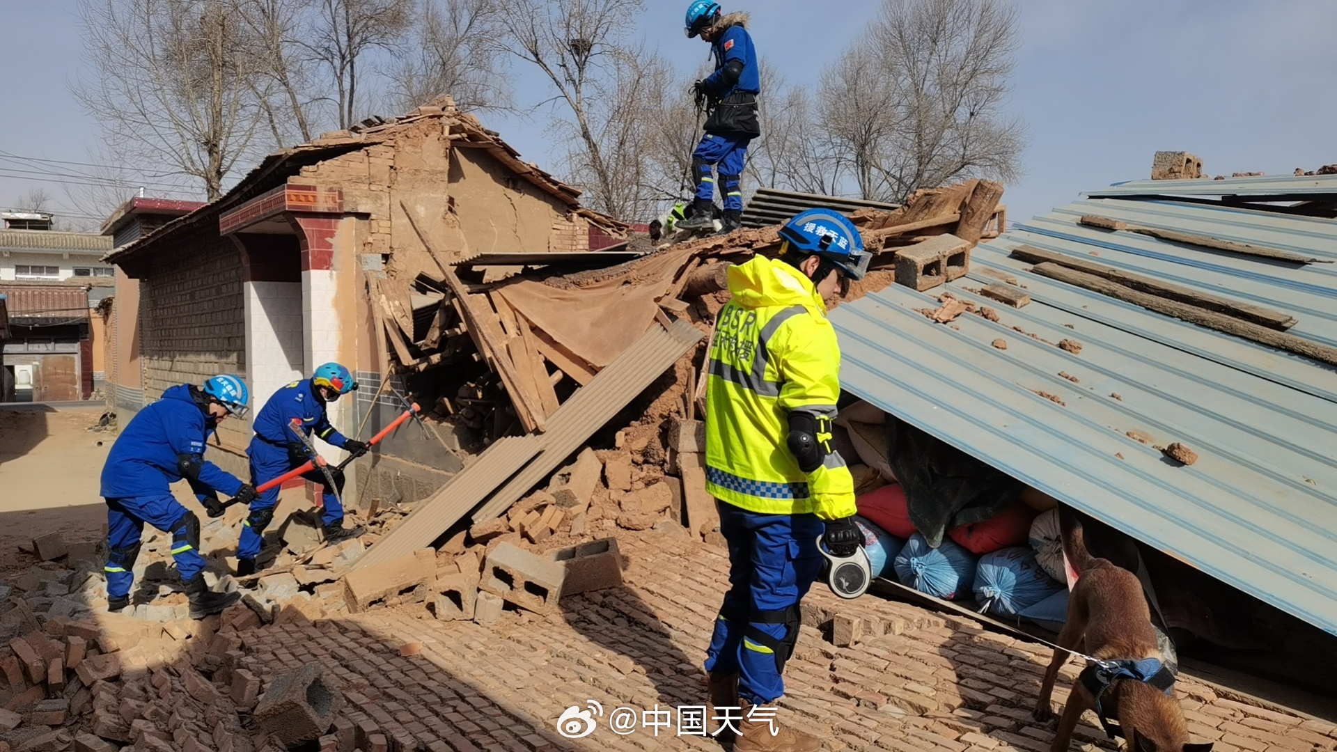 四问积石山6.2级地震：低温将持续多久？不同人群该如何应对？1
