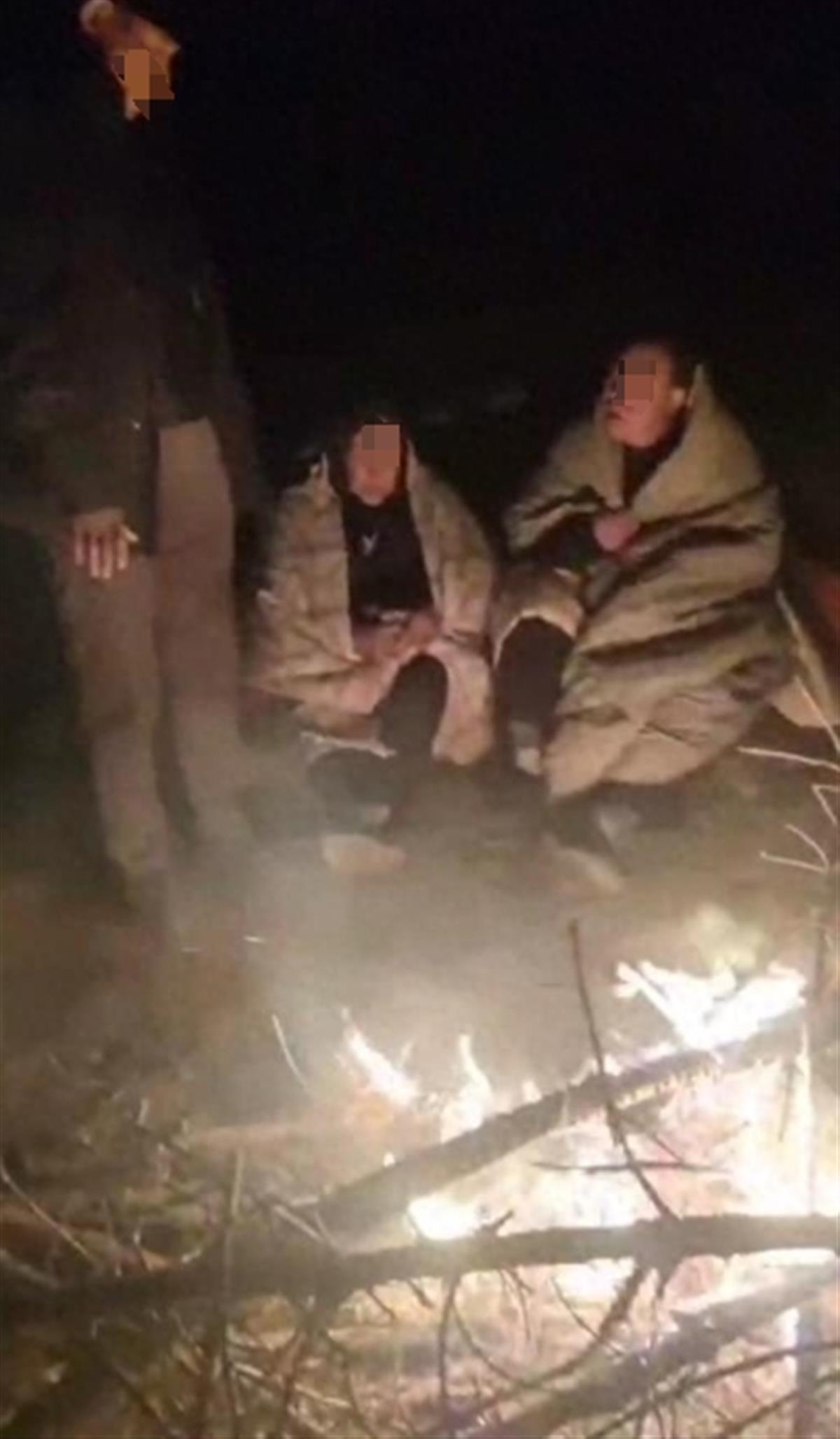 甘肃积石山县发生6.2级地震，震中一村干部：全村互助篝火取暖，缺发电机和生活物资2