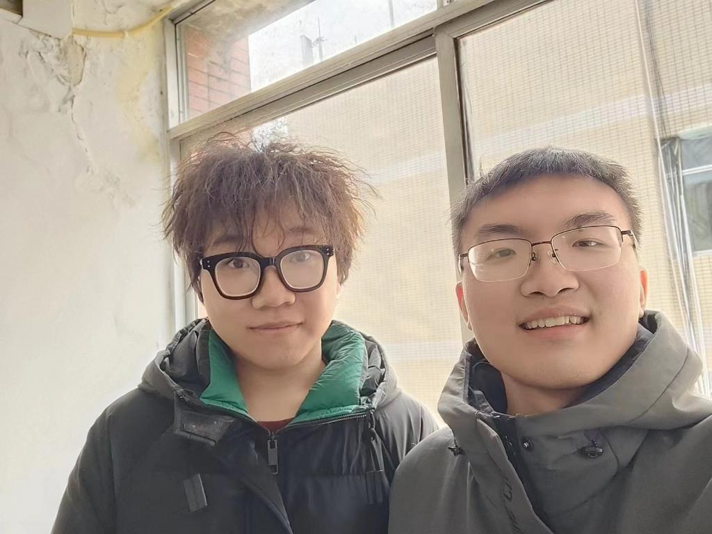 Zhang Shengze (left) and Jiang Yaobin (right) (Photo provided by the interviewee)