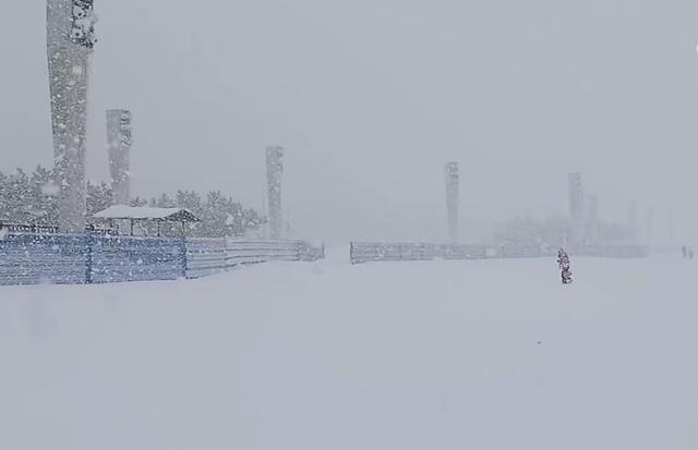 烟台威海遭遇极端性冷流暴雪，网友：宛如北极科考！1