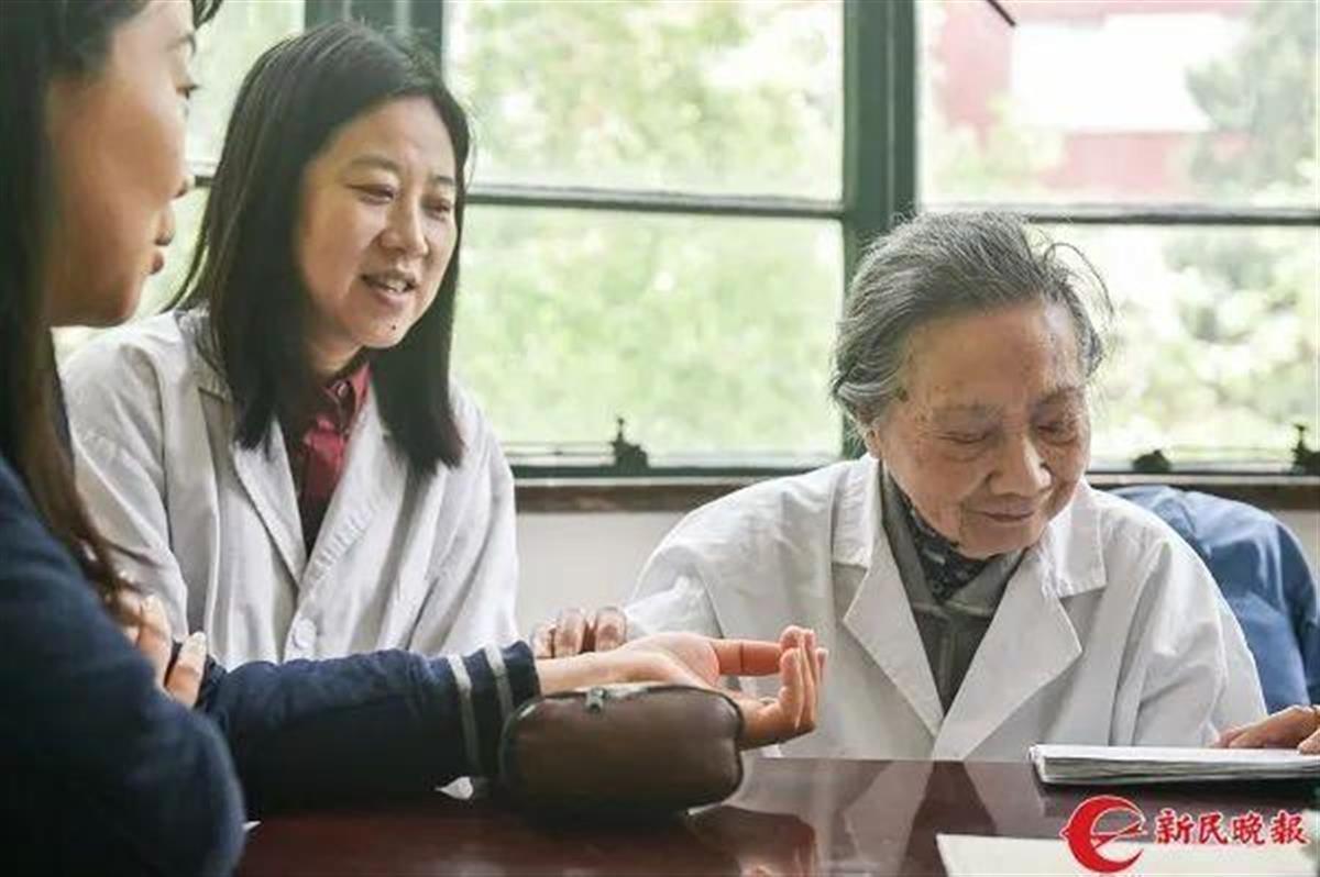 103岁国医大师朱南孙逝世，生前分享长寿秘诀“做人最重要的是开心”2