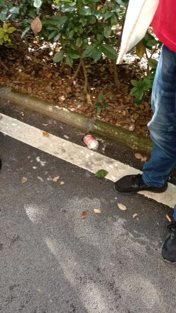 3个月未找到肇事者！长沙男子被天降老干妈瓶砸破头缝7针：“我该找谁赔？”2