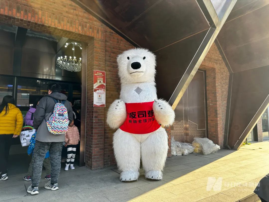 批发价600元的羽绒服，线下卖到1500元以上才能赚钱！有品牌均价过万，负责人：最大的成本在于制作工艺8