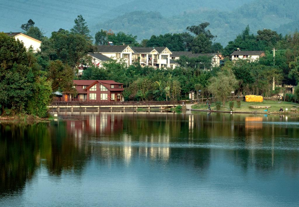 南岸区银湖村一景。
