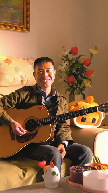 “三品大叔”的名字来源于吉他弹奏。