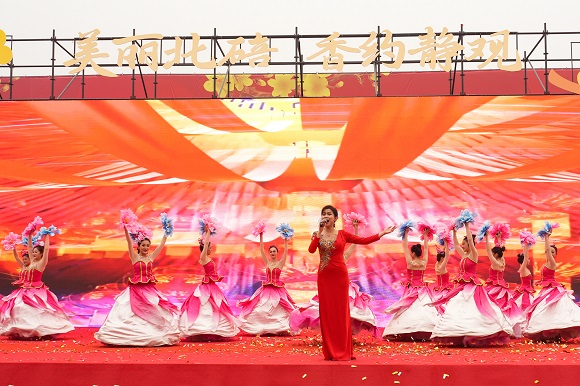 北碚静观第二十一届蜡梅文化艺术节开幕式现场。特约通讯员 秦廷富  摄