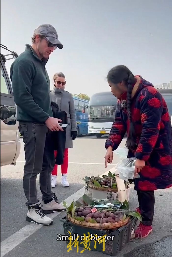 说英语卖水果走红网络，新黄河对话“水果嬢嬢”：我不懂流量，只想让生活好一点2