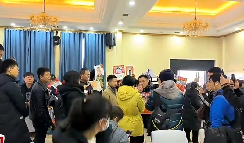 “河北亿万富豪”历经25年寻子成功 儿子将改回原姓名 家人希望严惩人贩子3