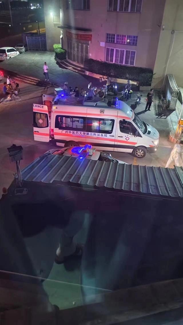 离婚冷静期遭丈夫当街杀害 女子家属发声：要求凶手被严惩1