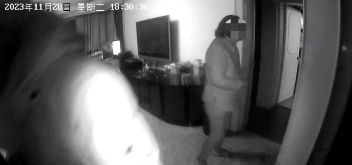 一周补完3周功课？11岁男孩大哭报警：我很崩溃1