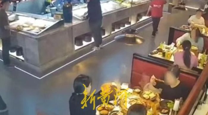 男子捡到女大学生手机索要千元，女生最新回应：男子已将手机寄出，等待认领1
