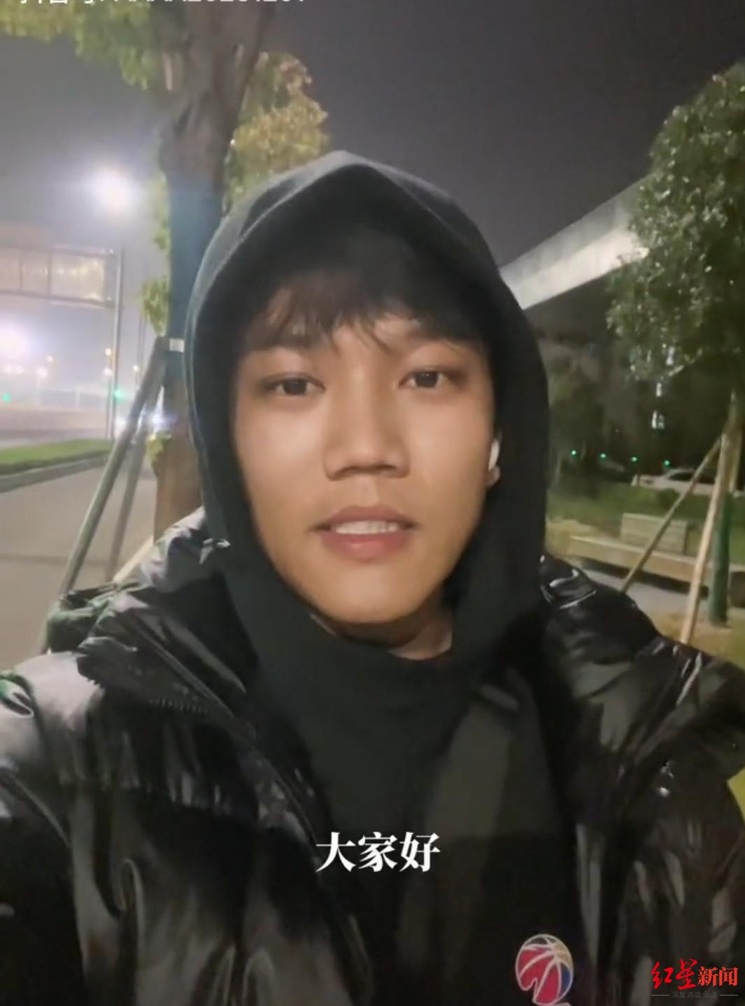 “千万富翁”找回的儿子解清帅走红：发三条视频涨粉183万，已从上班的家居店离职4