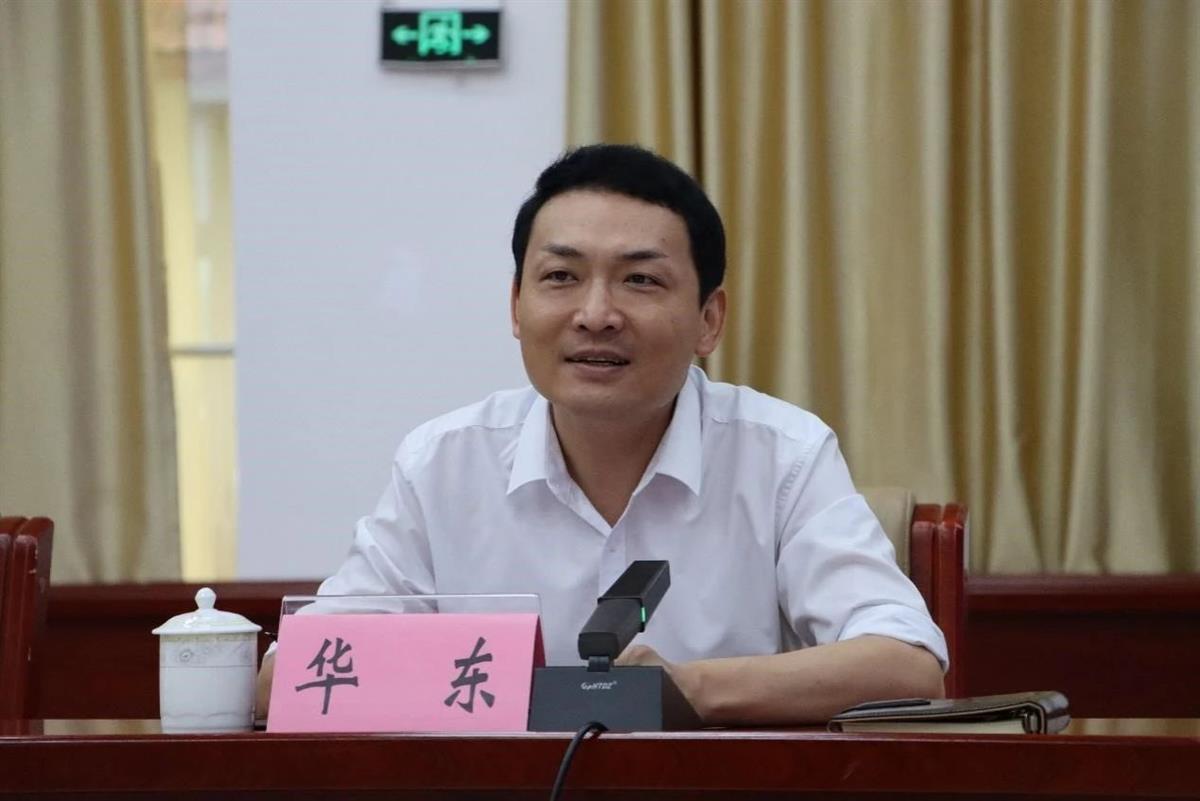 安排配偶吃空饷，非法收取巨额财物，广西靖西原市长被提起公诉