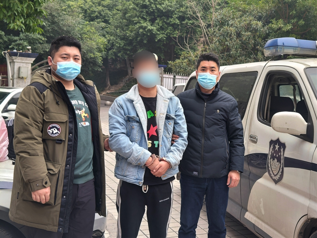 0嫌疑人杨某被抓捕归案。重庆九龙坡警方供图