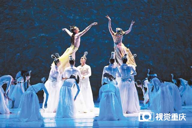重庆演出市场迎来复苏与机遇 春节后众多优秀剧目上演 沉浸式体验让观众看剧更“过瘾”